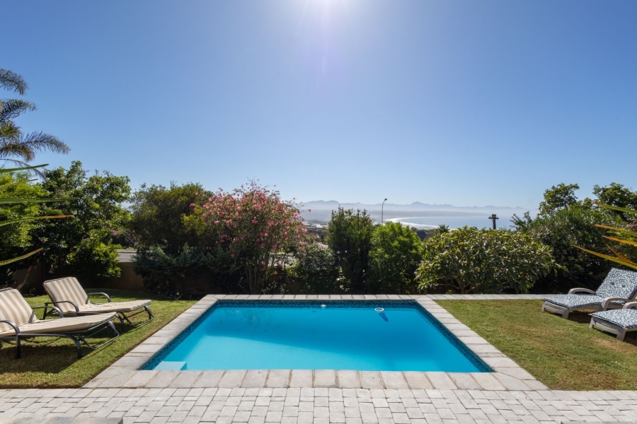 6 Bedroom Property for Sale in Cutty Sark Western Cape